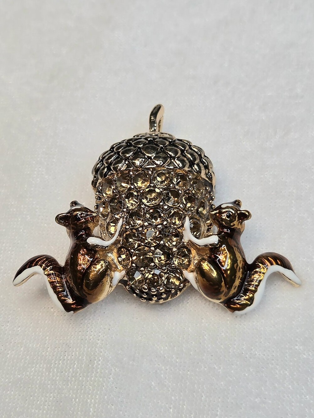 New Vintage-style Amber Rhinestone Squirrel and Acorn Brooch / Pin